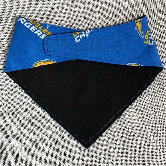 Los Angeles Chargers Dog Bandana-Size M - Picture 3 of 6